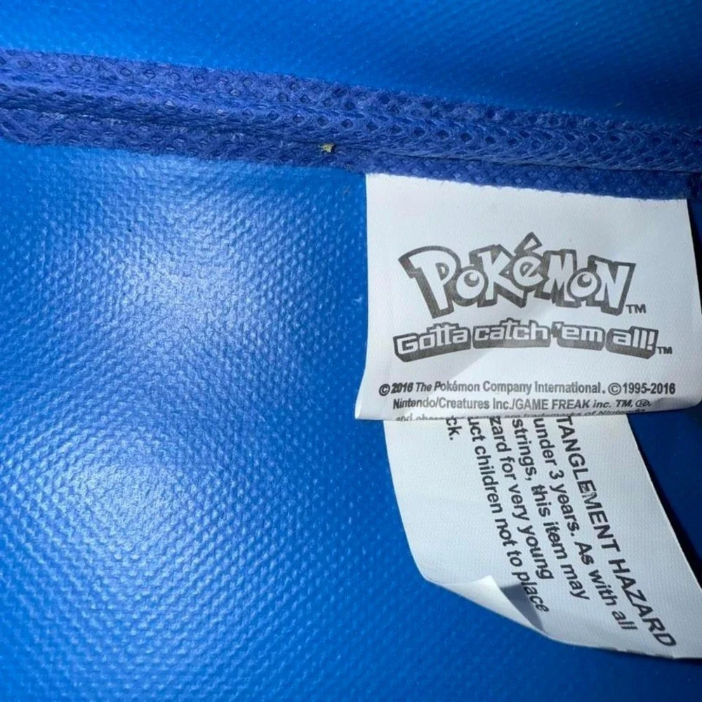 Vintage 2016 Pokémon House Party Pokeball Pilot‎ Rolling Suitcase